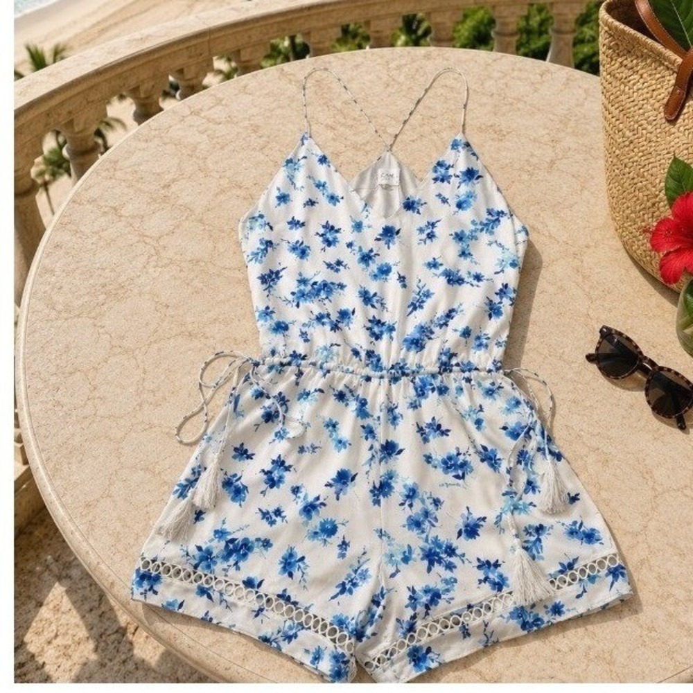 Cami NYC Chandler Silk Floral Romper Drawstring Waist Eyelet Trim Resort Small